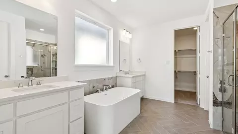 Bath - 2404 Aurora Ave, Celina, TX 75009 photo 1 of 13