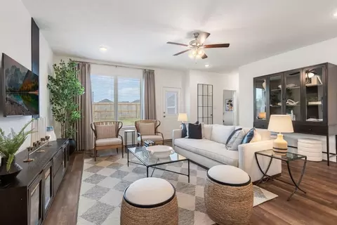 Living - 110 Womble Loop, Caldwell, TX 77836 photo 4 of 4