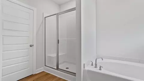 Bath - 719 Eagle Cv, Wetumpka, AL 36093 photo 3 of 5