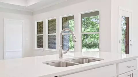 Kitchen - 719 Eagle Cv, Wetumpka, AL 36093 photo 3 of 3
