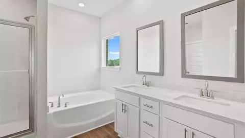 Bath - 719 Eagle Cv, Wetumpka, AL 36093 photo 1 of 5