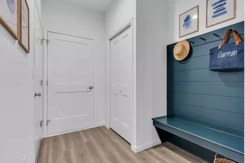 Entry Way - 886 Shadowbrooke Dr, Dover, PA 17315 photo 4 of 4