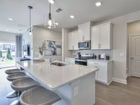 866 Misty Hollow Trl, Lawrenceville, GA 30045