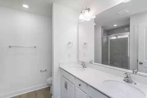 Bath - 5405 Running Fox Ln, Durham, NC 27703 photo 1 of 3