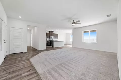 Living - 5124 Beaverhead Ave, Bakersfield, CA 93306 photo 2 of 3