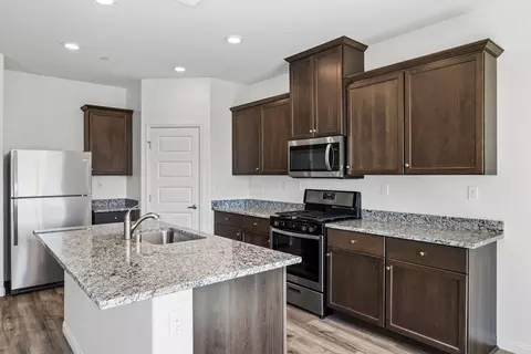 Kitchen - 5124 Beaverhead Ave, Bakersfield, CA 93306 photo 2 of 4