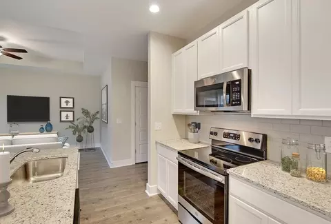 Kitchen - 732 8th Ave N, Myrtle Beach, SC 29588 photo 7 of 8