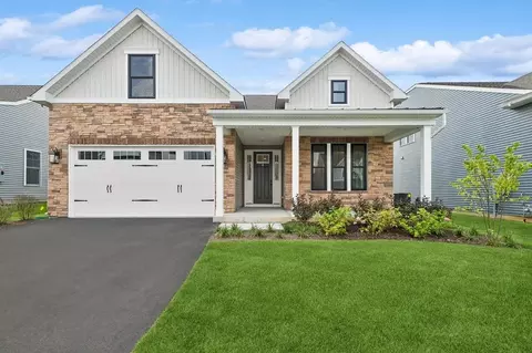 3 Sunflower Dr, Manalapan, NJ 07726