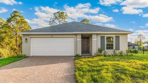 Exterior - 165 Carousel Ave, Labelle, FL 33935 photo 4 of 7