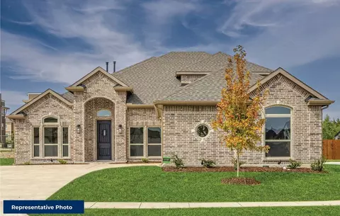 812 S Hidden Lake Dr, Desoto, TX 75115