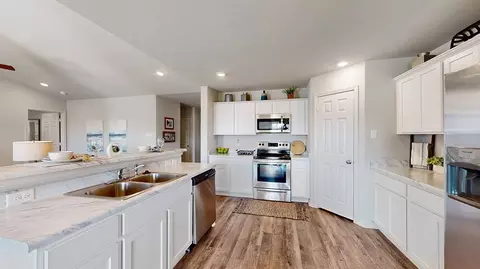 Kitchen - Shenandoah Road, Benton, AR 72019 photo 2 of 5