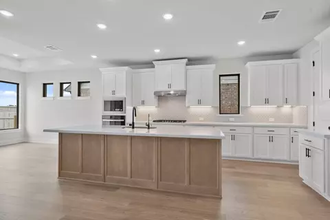 Kitchen - 17333 Graces Path, Pflugerville, TX 78660 photo 2 of 7