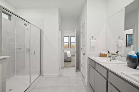 Bath - 223 Hornet St, Elgin, TX 78621 photo 4 of 5