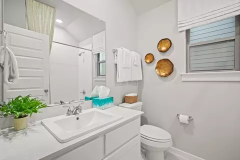 Bath - 223 Hornet St, Elgin, TX 78621 photo 3 of 5