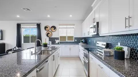 Kitchen - 27227 Twist St, Menifee, CA 92585 photo 2 of 7