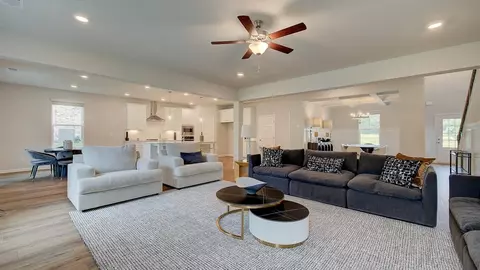 Living - 188 Compass Rd, Hampton, GA 30228 photo 3 of 5