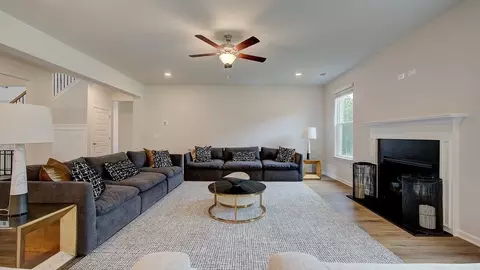Living - 188 Compass Rd, Hampton, GA 30228 photo 2 of 5