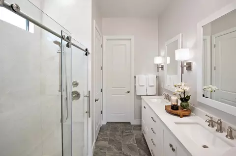 Bath - 20353 W Montecito Ave, Buckeye, AZ 85396 photo 4 of 4