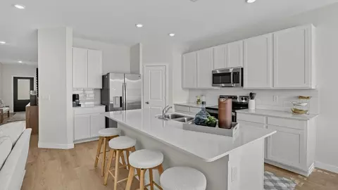 Kitchen - 2504 Biddie St, Pea Ridge, AR 72751 photo 2 of 3