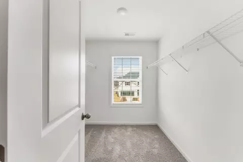 Entry Way - 102 Beaver Creek Way, Lagrange, GA 30241 photo 6 of 10