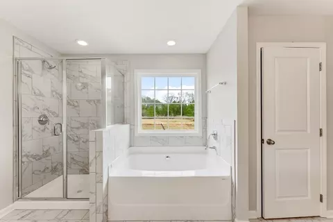 Bath - 102 Beaver Creek Way, Lagrange, GA 30241 photo 3 of 3