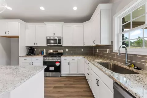 Kitchen - 102 Beaver Creek Way, Lagrange, GA 30241 photo 1 of 4