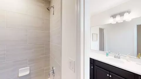 Bath - 3545 NE 35th St, Ocala, FL 34479 photo 3 of 4