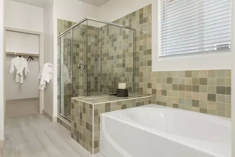 Bath - 717 Elkhorn Ave, Visalia, CA 93277 photo 8 of 8