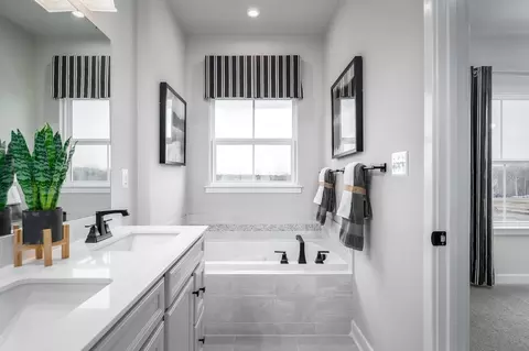 Bath - 8411 Branch Side Way, Brandywine, MD 20613 photo 6 of 8