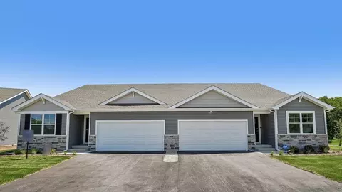 794 Concord Cir # B, Burlington, WI 53105