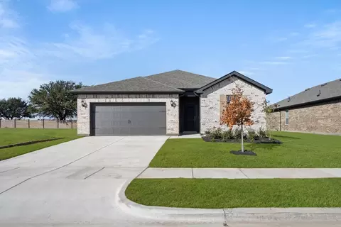 107 Manchester Dr, Cleburne, TX 76031