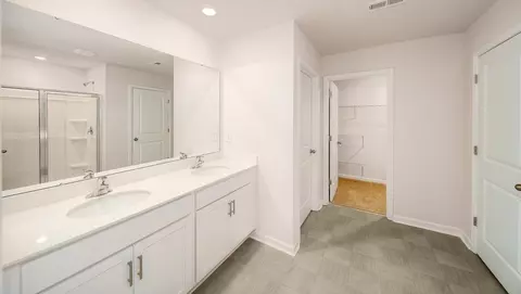 Bath - 1396 5th St Dr NE, Hickory, NC 28601 photo 1 of 6