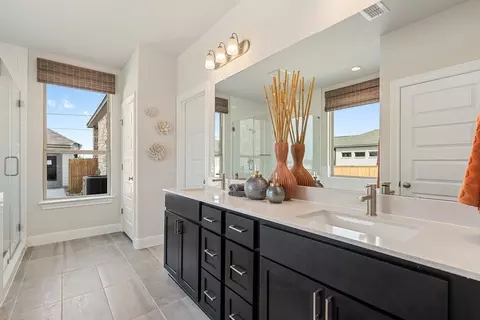 Bath - 168 Rieber Rd, Kyle, TX 78640 photo 4 of 4