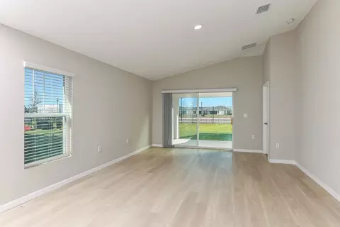 Living - 5512 Taverna Loop, Winter Haven, FL 33884 photo 2 of 5