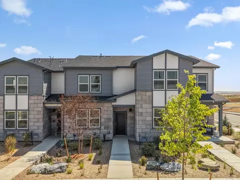 2038 S Jackson Gap St, Aurora, CO 80018