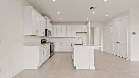 Kitchen - 1772 Satilla Ave, Saint Cloud, FL 34771 photo 4 of 11