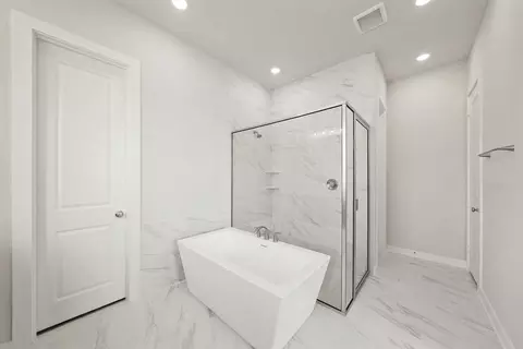 Bath - 17705 Coronation St, Conroe, TX 77302 photo 2 of 2