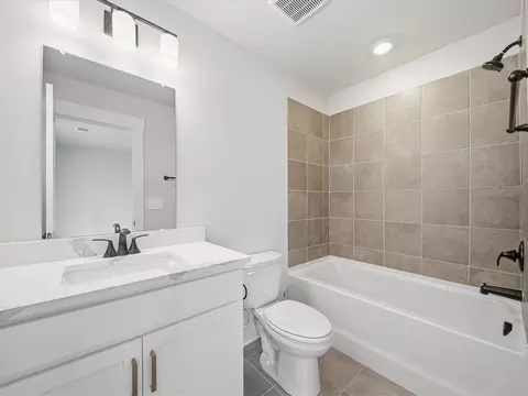 Bath - 313 Upwey Pl, Greer, SC 29651 photo 4 of 8