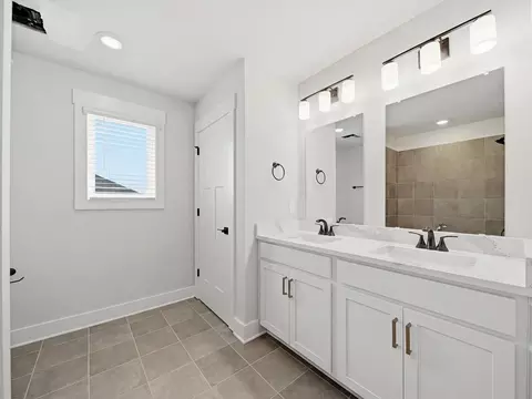 Bath - 313 Upwey Pl, Greer, SC 29651 photo 3 of 8