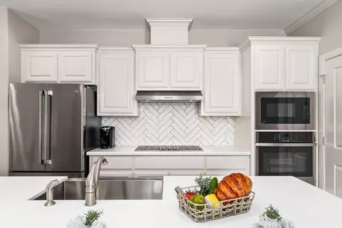 Kitchen - 3927 Peggy Dr, Laredo, TX 78046 photo 2 of 2