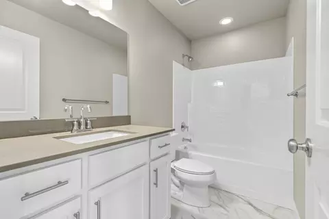 Bath - 6417 Vernon Dr, Eagle Mountain, UT 84005 photo 2 of 5