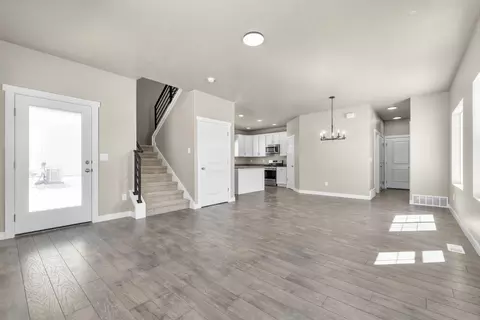 Living - 6417 Vernon Dr, Eagle Mountain, UT 84005 photo 2 of 6