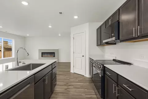 Kitchen - 120 Willowbrook Dr, Chehalis, WA 98532 photo 2 of 4