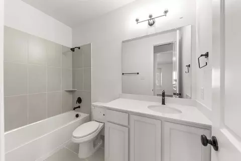 Bath - 2003 Euclid Dr, Rockwall, TX 75087 photo 1 of 4