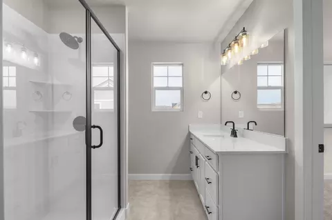 Bath - 6417 Vernon Dr, Eagle Mountain, UT 84005 photo 2 of 6