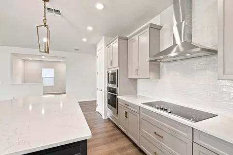 Kitchen - 5033 Orinoco Ln, Saint Cloud, FL 34771 photo 4 of 4