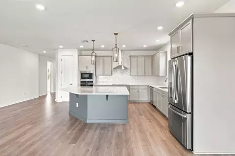 Kitchen - 5033 Orinoco Ln, Saint Cloud, FL 34771 photo 2 of 4