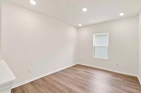 Living - 5033 Orinoco Ln, Saint Cloud, FL 34771 photo 3 of 4