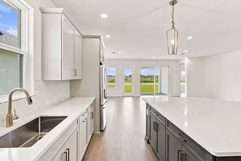 Kitchen - 5033 Orinoco Ln, Saint Cloud, FL 34771 photo 2 of 4