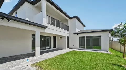 Exterior - 8308 Golden Beach Ct, Parrish, FL 34219 photo 5 of 15